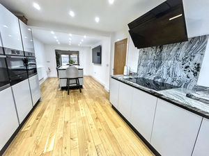 kitchen- click for photo gallery